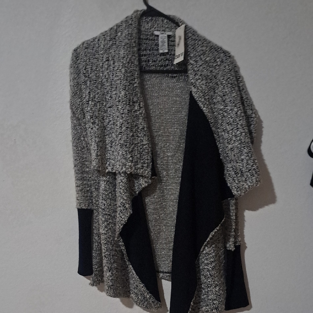 Women's Gray and Black Open Front Sweater